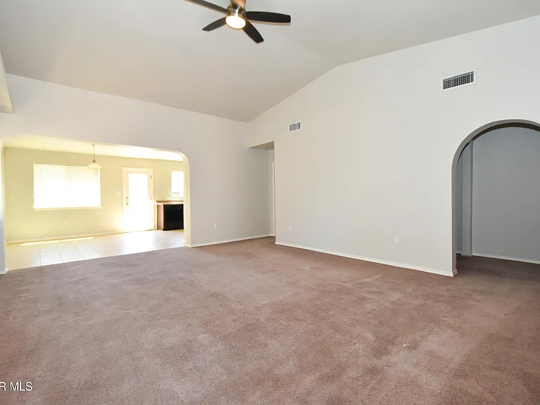 2508 Sparrow Point St — Photo 6