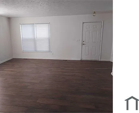 10724 Hathaway Ave — Photo 11