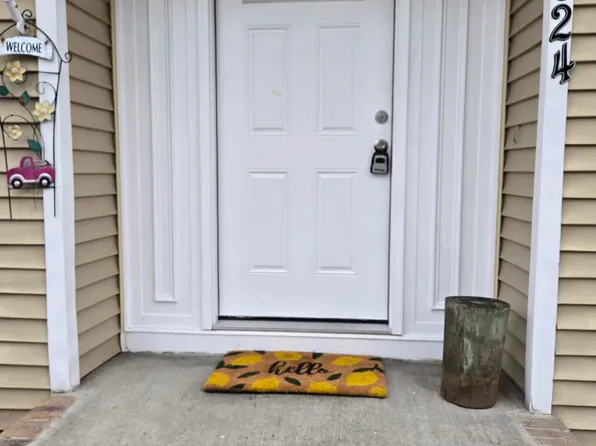 824 Seaman Ave, Beachwood, NJ 08722