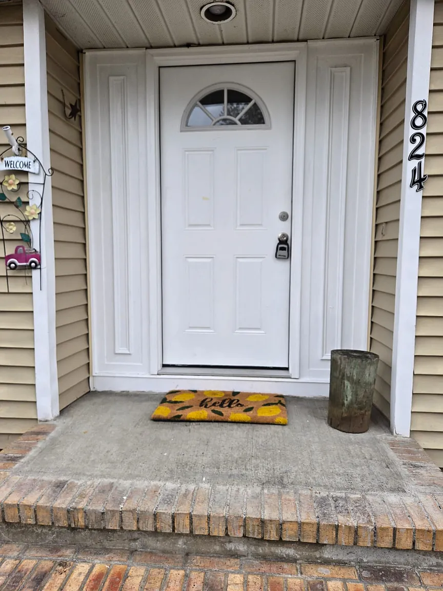 824 Seaman Ave photo 1