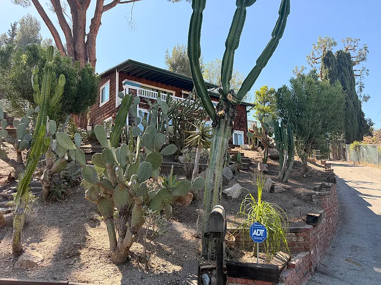 8625 Delmonico Ave — Photo 10