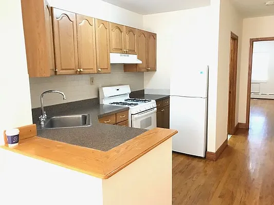 Rented by Olympic CIty Real Estate | media 4