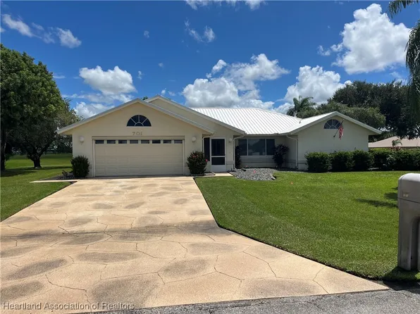 701 Holly Dr, Sebring, FL 33876