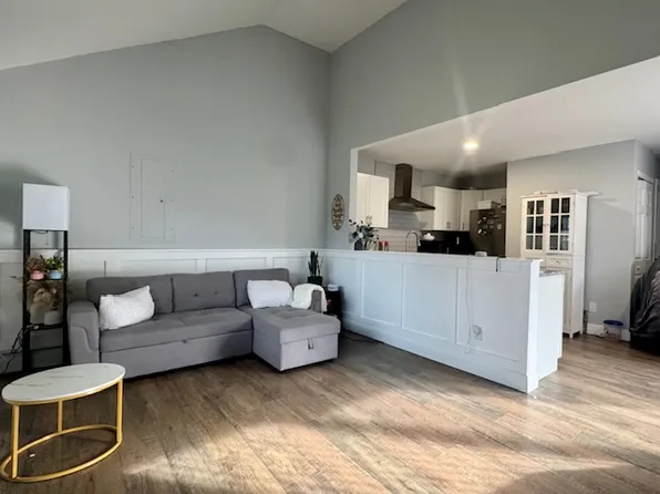 332 Commack Rd, Shirley, NY 11967