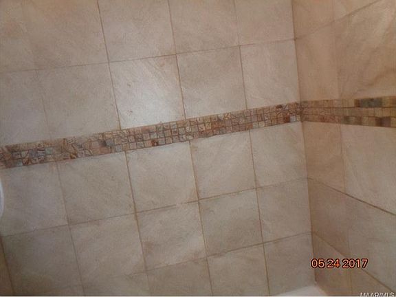 5th image of 420 S Highland Ct