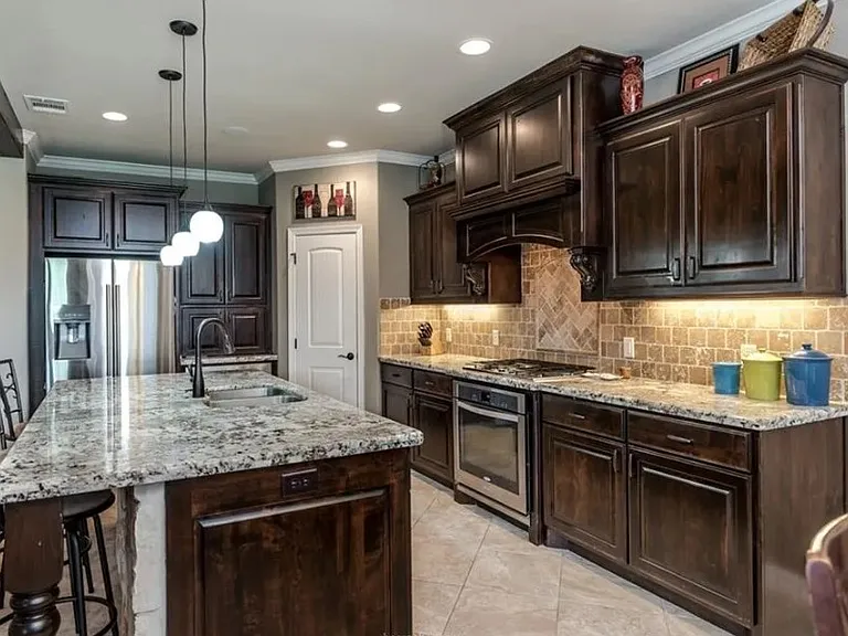 2502 Kimbolton Dr — Photo 4