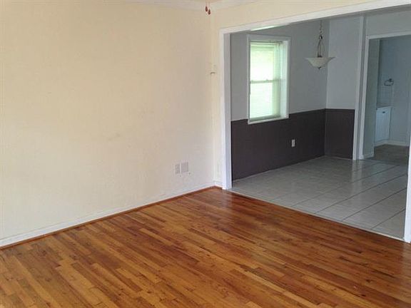 2nd image of 209 Wallace Dr