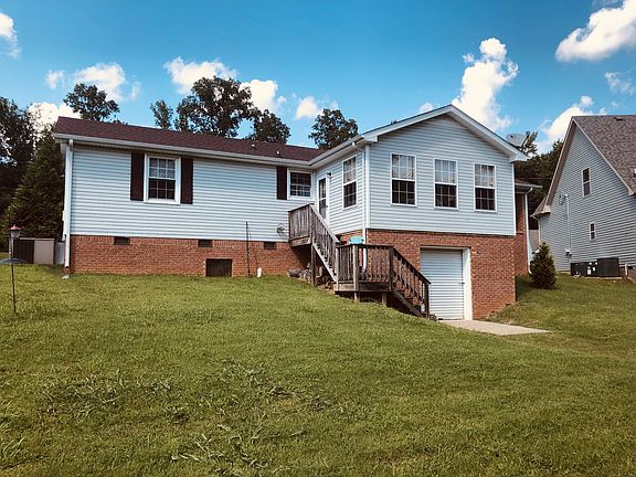 3rd image of 324 Cottonwood Ct