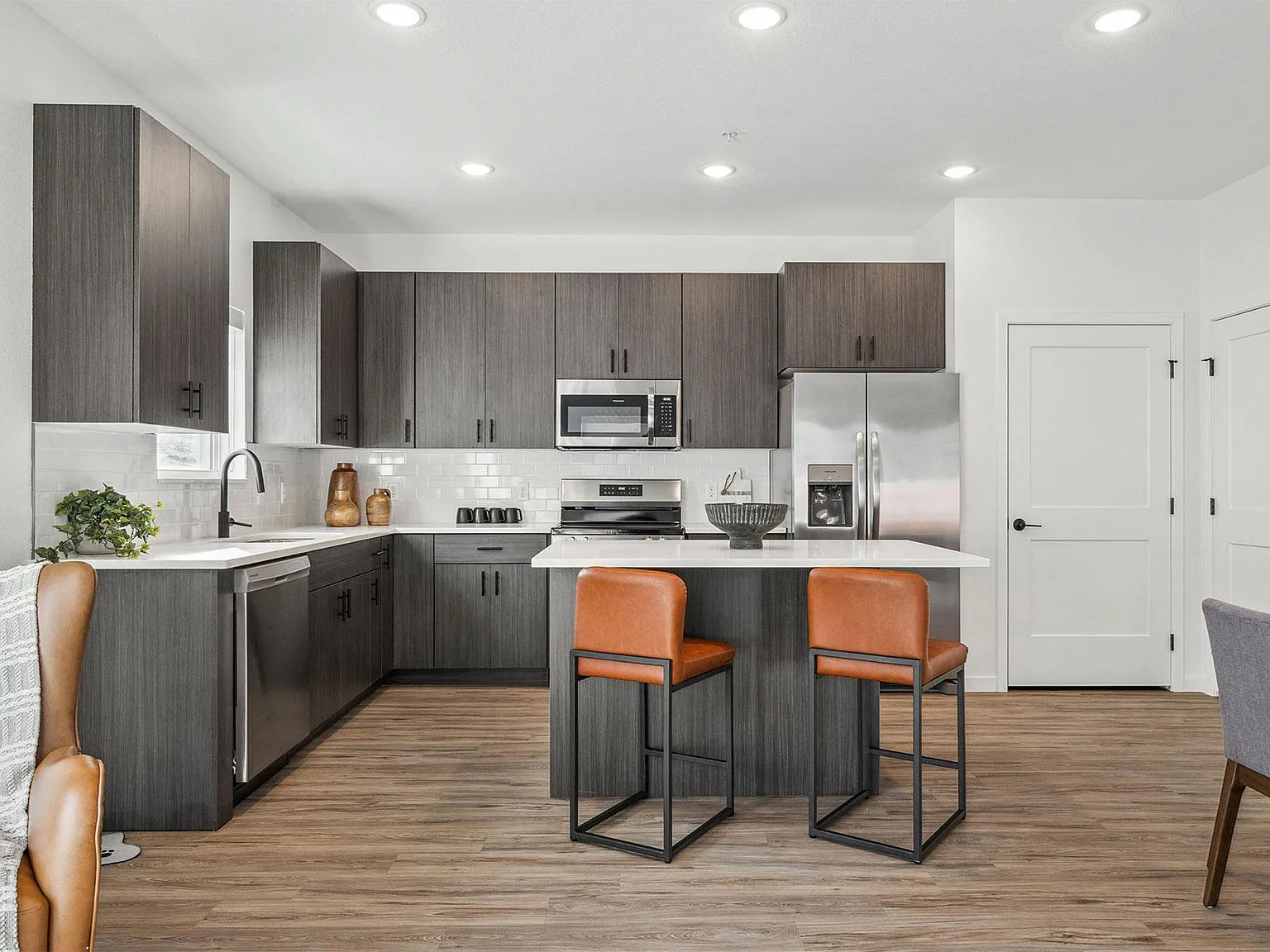 Avalon Apartments & Townhomes — Photo 3