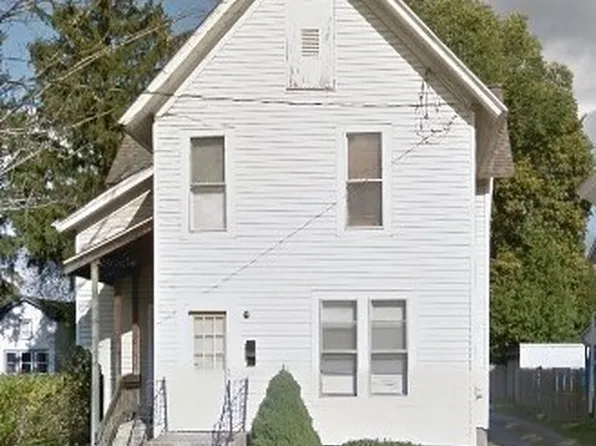 11 Rickard St, Cortland, NY 13045