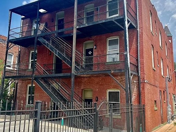 3rd image of 3457-3459 California Ave #3459-1F
