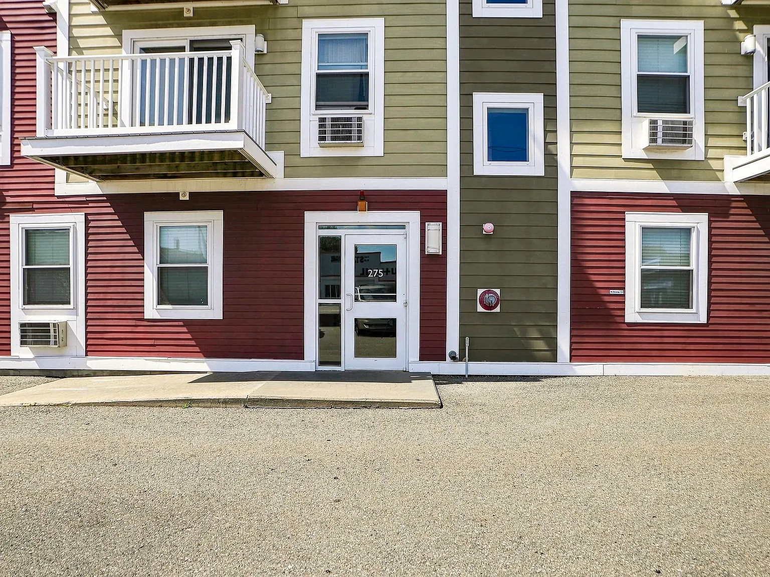 1 bed, 1.0 bath, 964 sqft, $1,950 — Photo 3