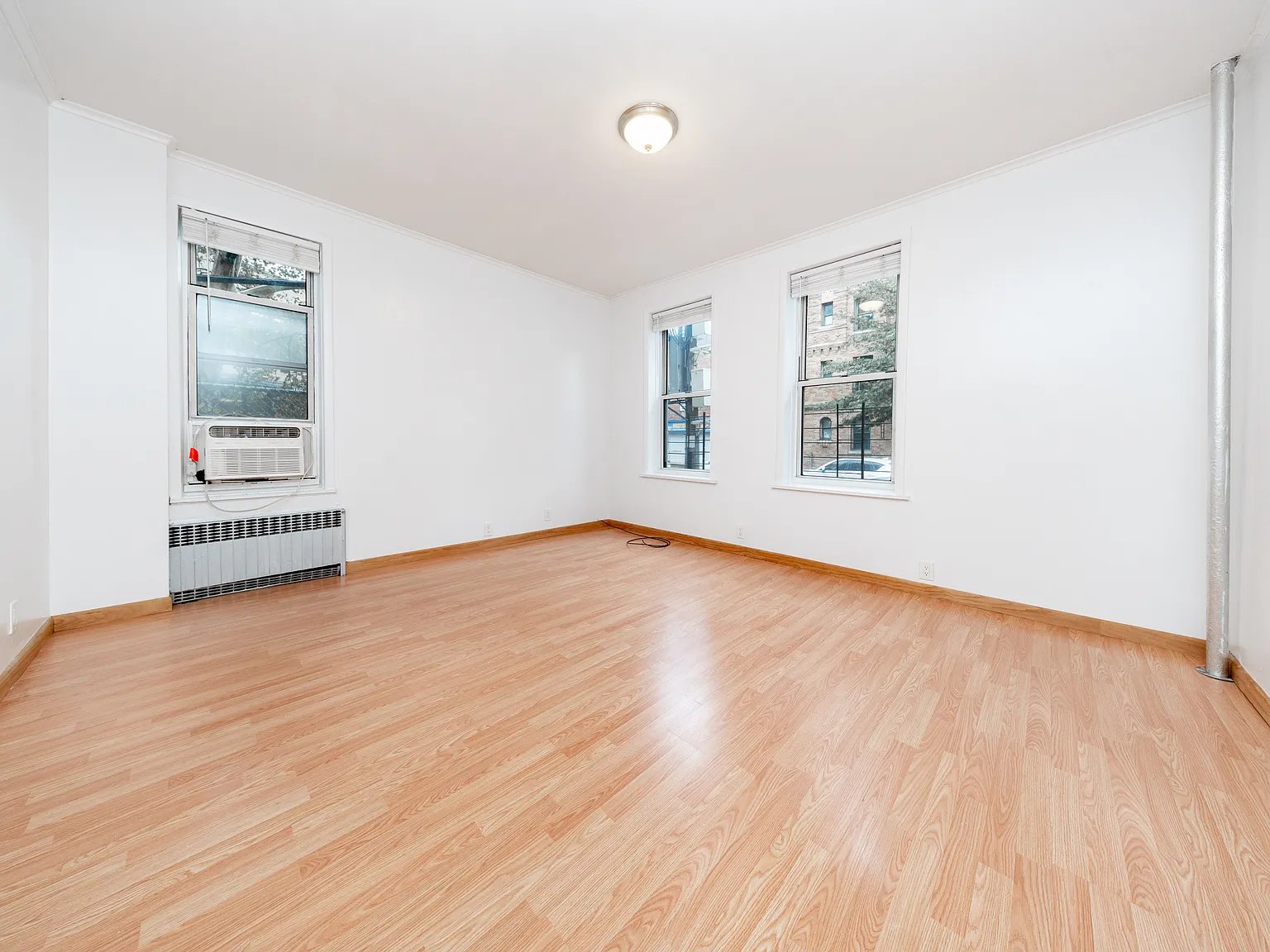 32-14 41st Street — Photo 3