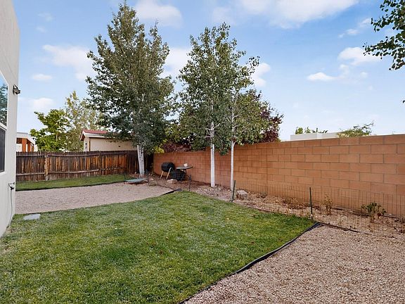 2nd image of 3142 Floras Del Sol St