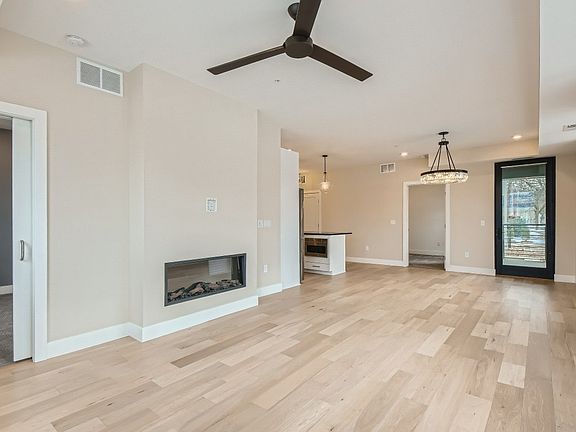 4th image of 4745 Minnehaha Ave #101