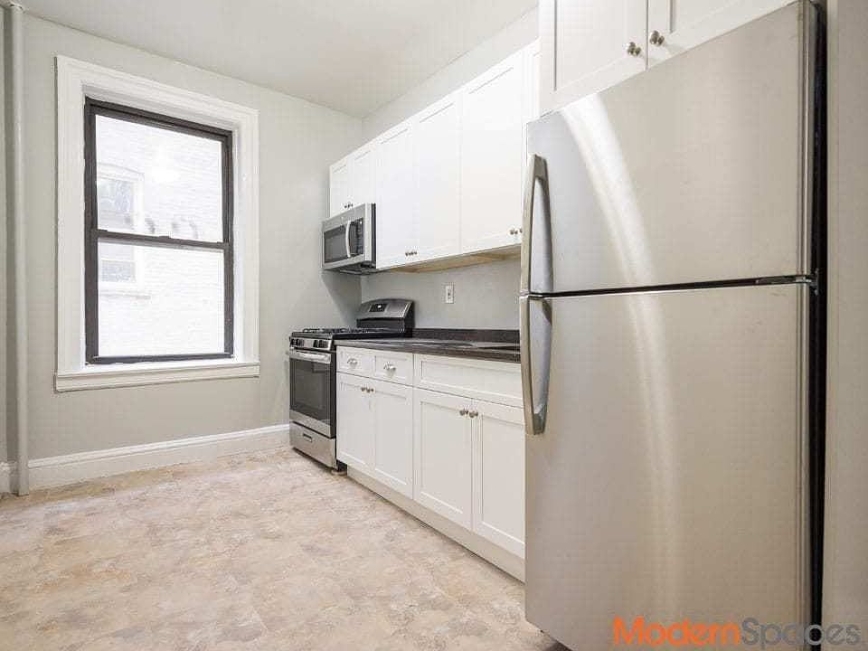 1st image of 2924 21st Ave APT 2G