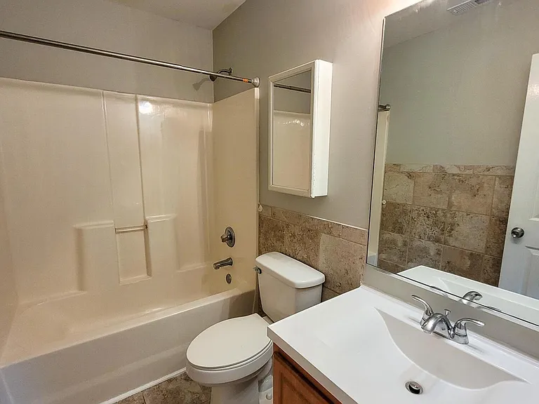 539 N Taylor St — Photo 15