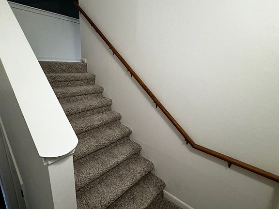 3rd image of 305 Halcott Dr APT 131