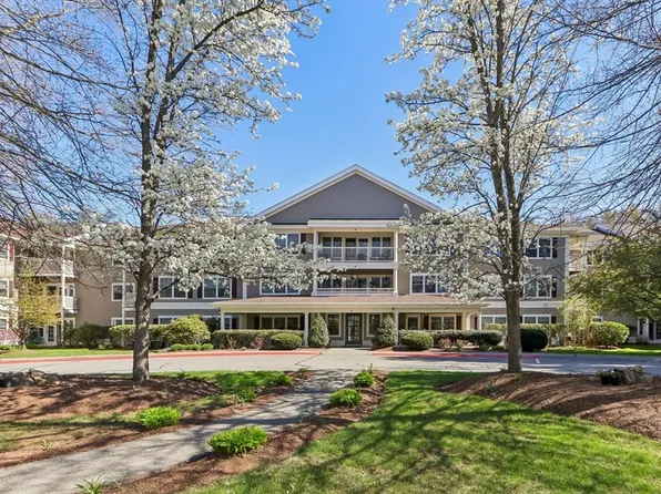 34 Meeting House Ln APT 207, Stow, MA 01775