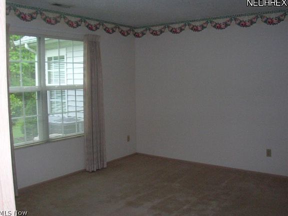 5th image of 10 Newton Square Dr Unit 2