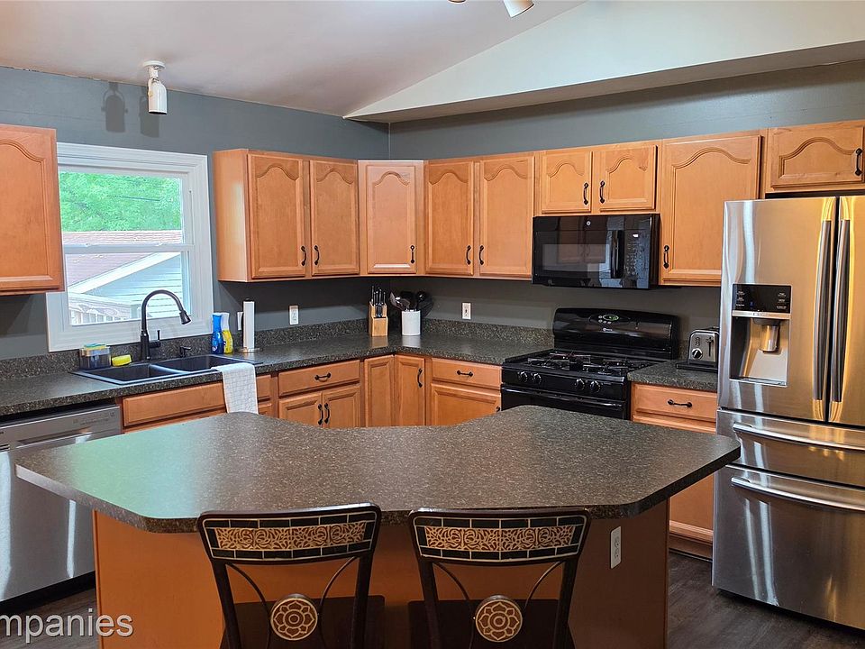 1095 Seabury Dr, photo 3
