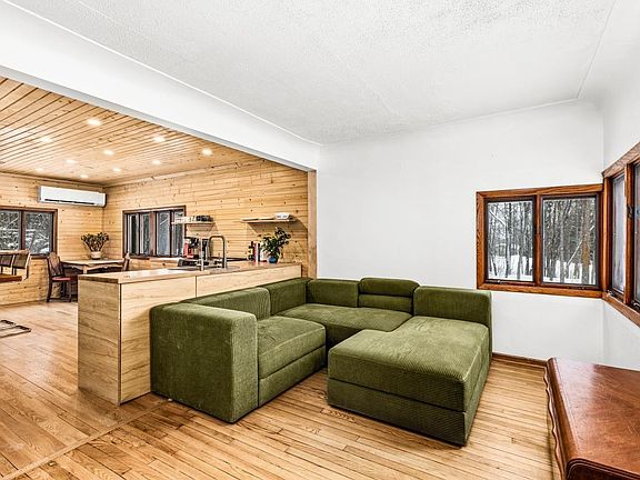 3rd image of 4229 Fayre Rd