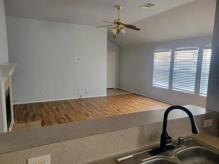 9105 Warren Dr — Photo 7