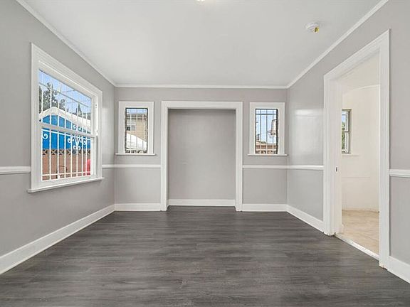 4th image of 454 W 59th Pl #59456-12