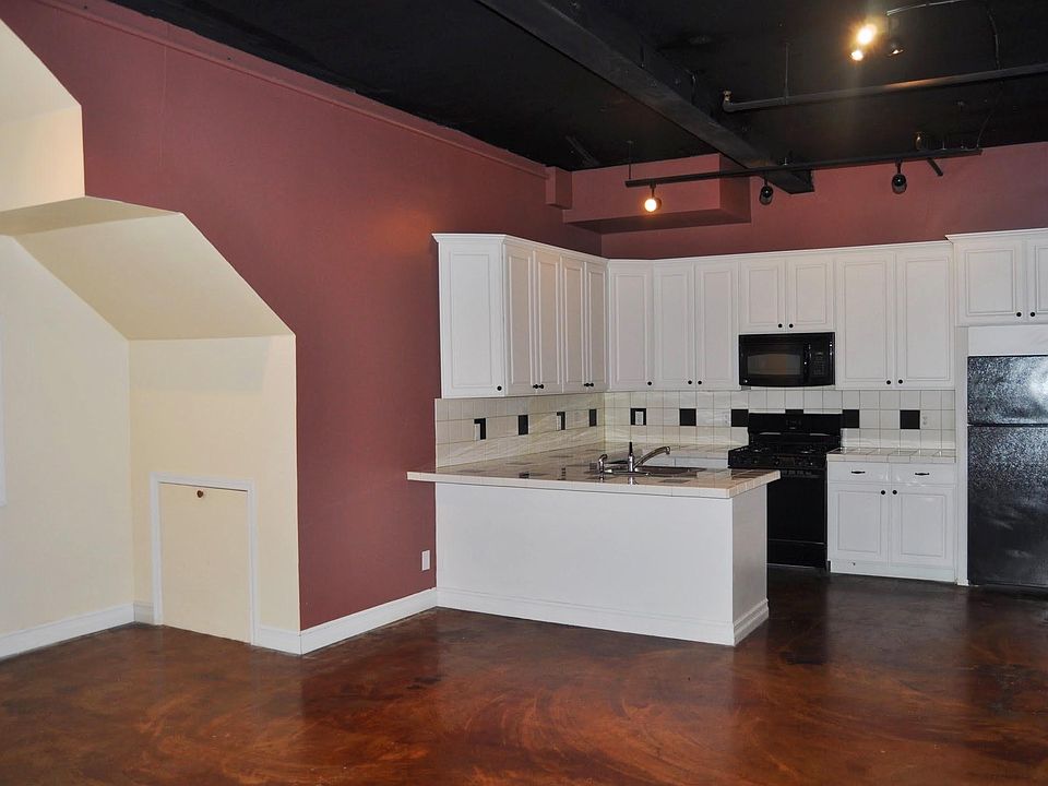 Chef's kitchen/storage galore