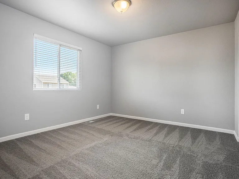 5643 Claremount St — Photo 13