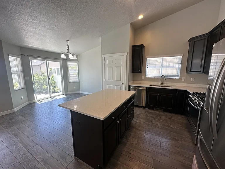 3321 W 1690 N — Photo 7