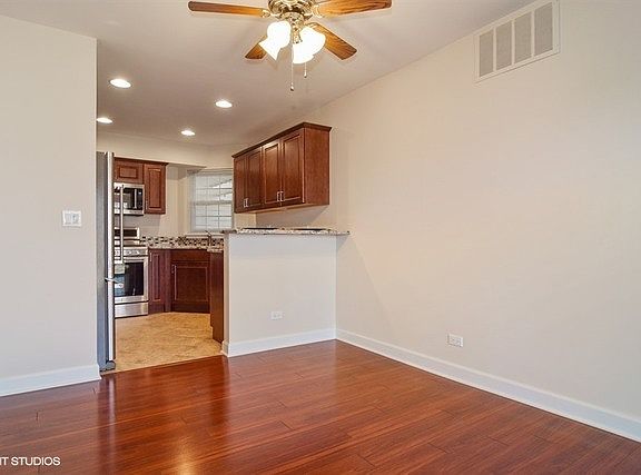 3rd image of 341 W Hamilton Dr