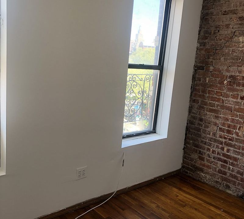 1st image of 213 6th Ave APT 18
