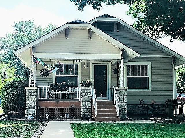 1st image of 1511 Parker St