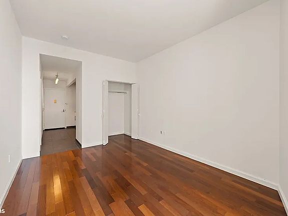 4th image of 1 Wall Street Ct APT 1003