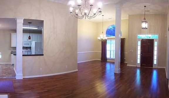 4th image of 305 Essex Dr
