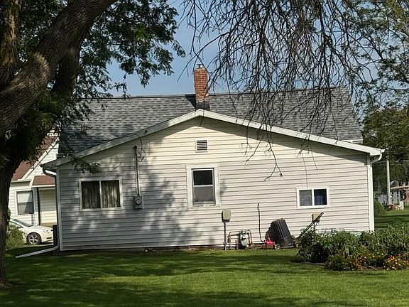 3rd image of 558 S Cedar St
