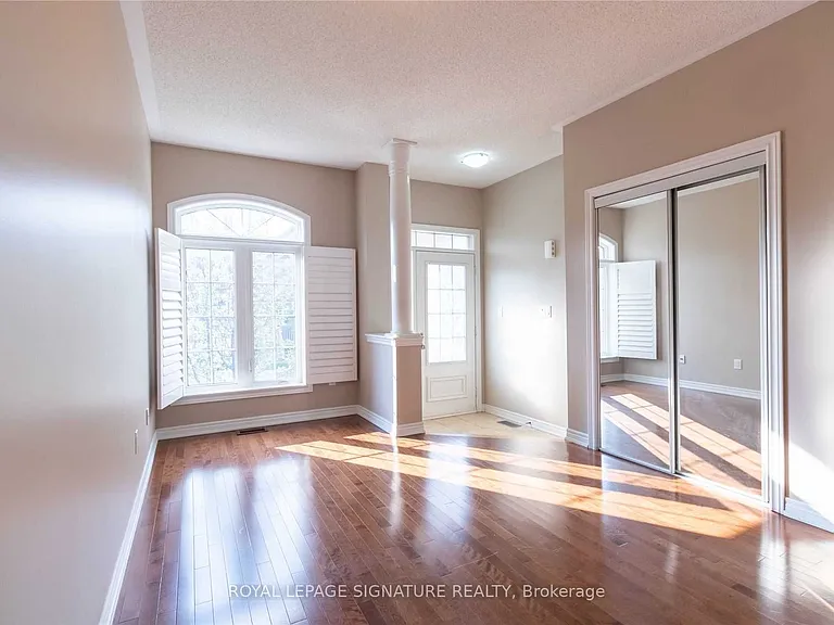 128 Holmes Cres — Photo 5
