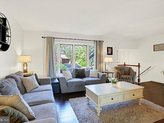 5th image of 803 Dunbar Rd