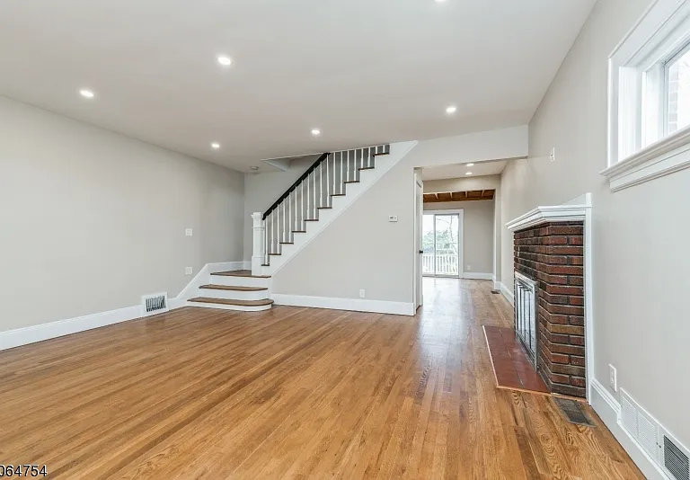 1244 Birch St #B — Photo 6