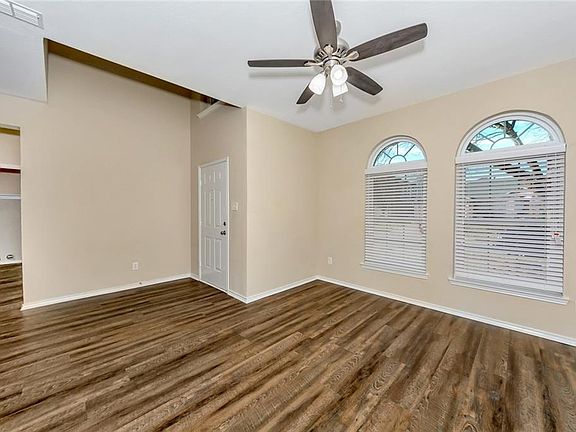 3rd image of 1004 Telluride Dr