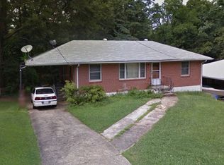 1108 N Parkwood Dr, Forest Park, GA
