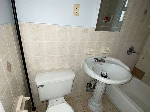 5th image of 66 Herriot St #2