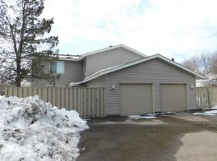 1068 Carmel Ct, Shoreview, MN 55126