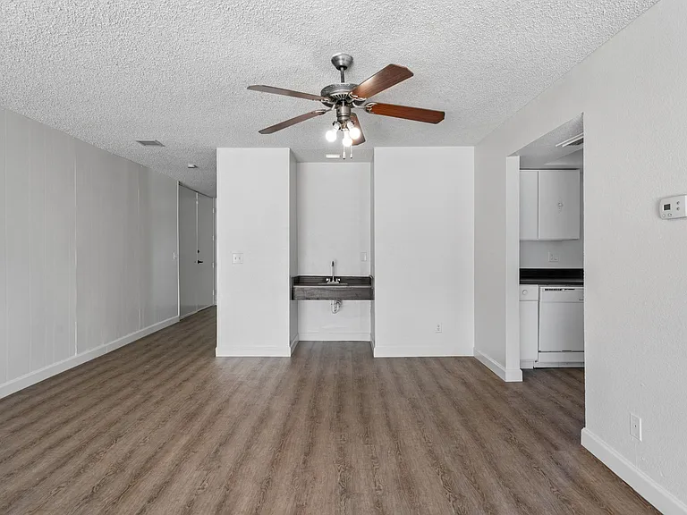 Townhome Villas — Photo 8