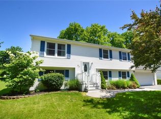 52 Willhurst Dr, Rochester, NY 14606