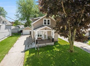 3003 Meadow Ln, Manitowoc, WI 54220