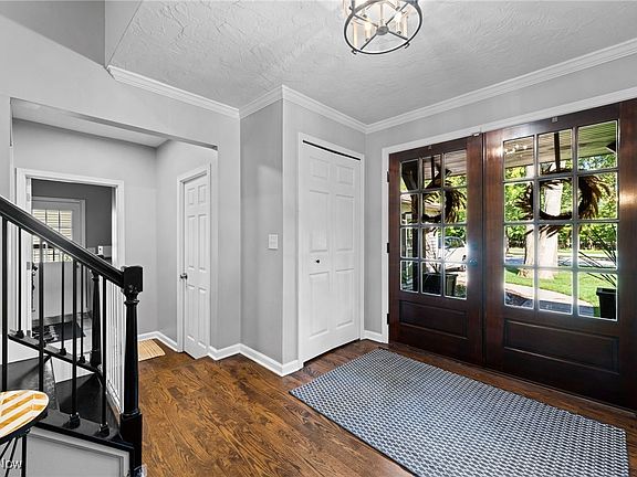 5th image of 27923 Hilliard Blvd