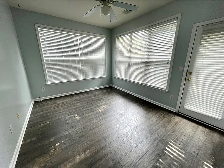 400 Grayson Way — Photo 8