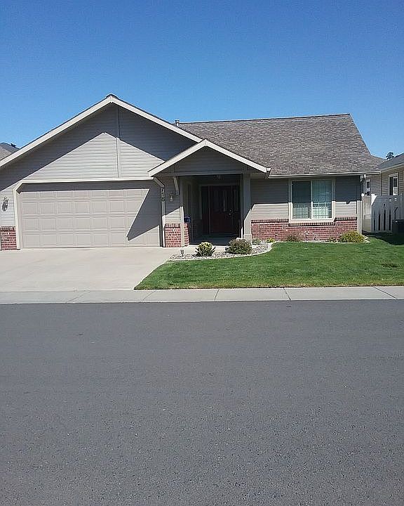 1st image of 715 SE Magnoni Dr